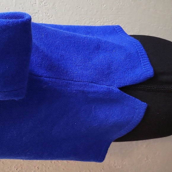 Express Royal Blue V Neck Cropped Long Sleeve Sweater - Picture 6 of 8
